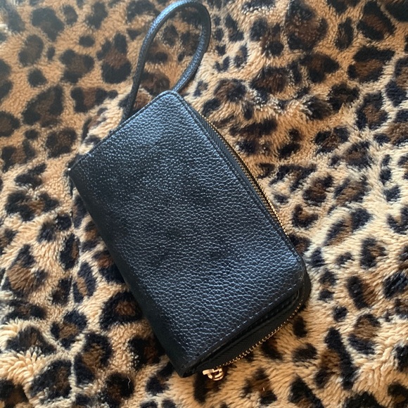 Handbags - Wristlet